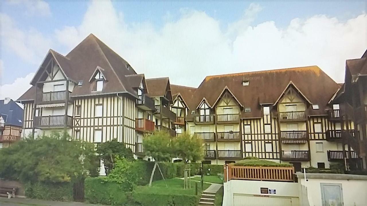 Le Clos Mathilde Cabourg Exterior foto